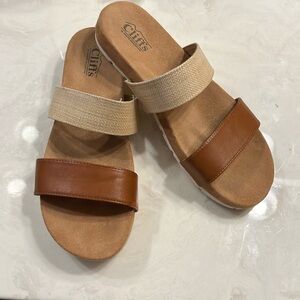 Cliffs women’s two strap sandals